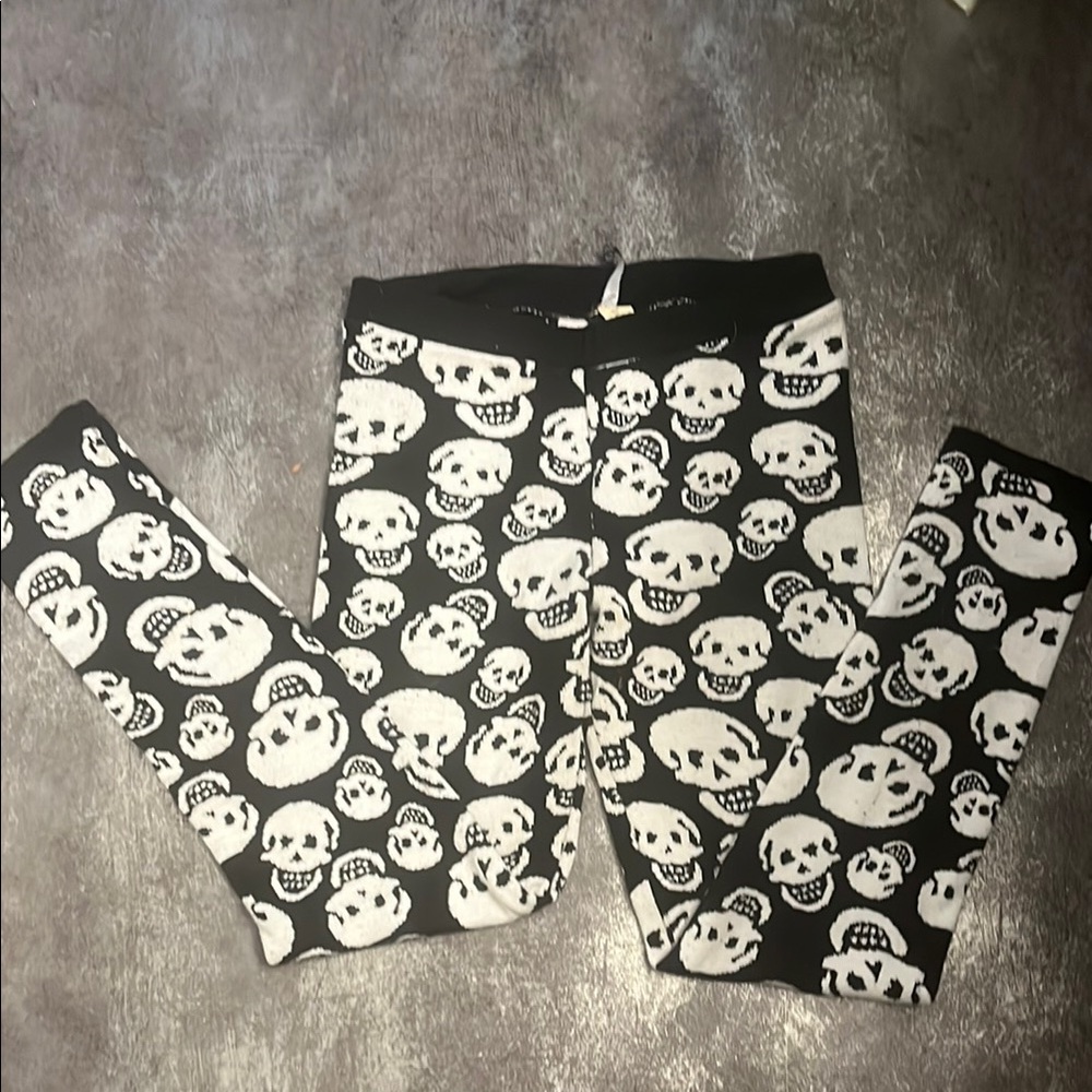 Love Culture Black and White Skull Print Leggings